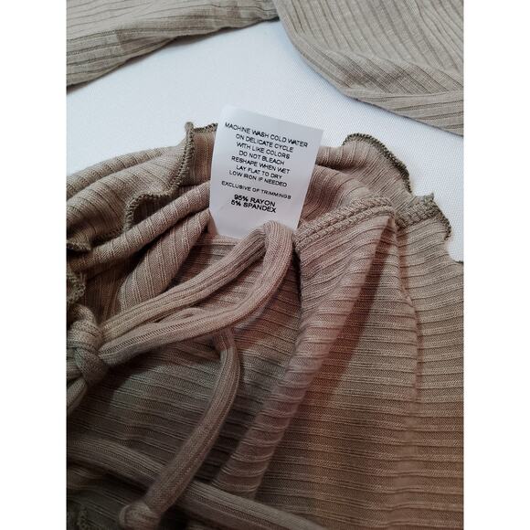 NWT. ANTISTAR LONG SLEEVE CROP TOP. SIZE S - Picture 5 of 7